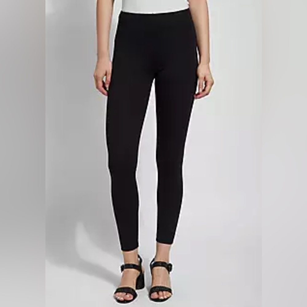 Lisse women’s size XL black velvet leggings.